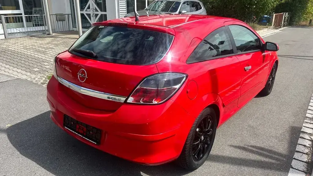 Gebraucht Opel Astra GTC Selection 90 PS (66 kW) 2009 Rot Limousine
