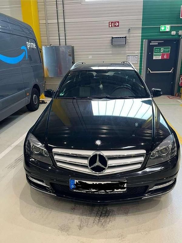 Gebraucht Mercedes C180 156 PS (114 kW) 2010 Schwarz Kombi