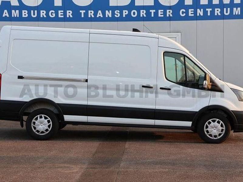 Second-hand Ford Transit 131 CP (96 kW) 2023 Alb Monovolum