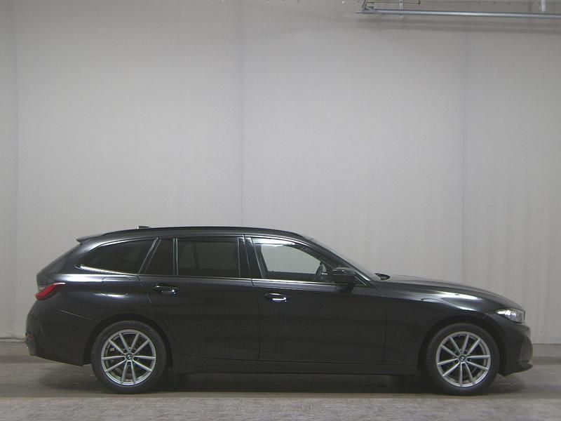 Schwarz Gebraucht 2023 BMW 320 Advantage Kombi | 23.780 € (Superpreis) - Bild 1/4