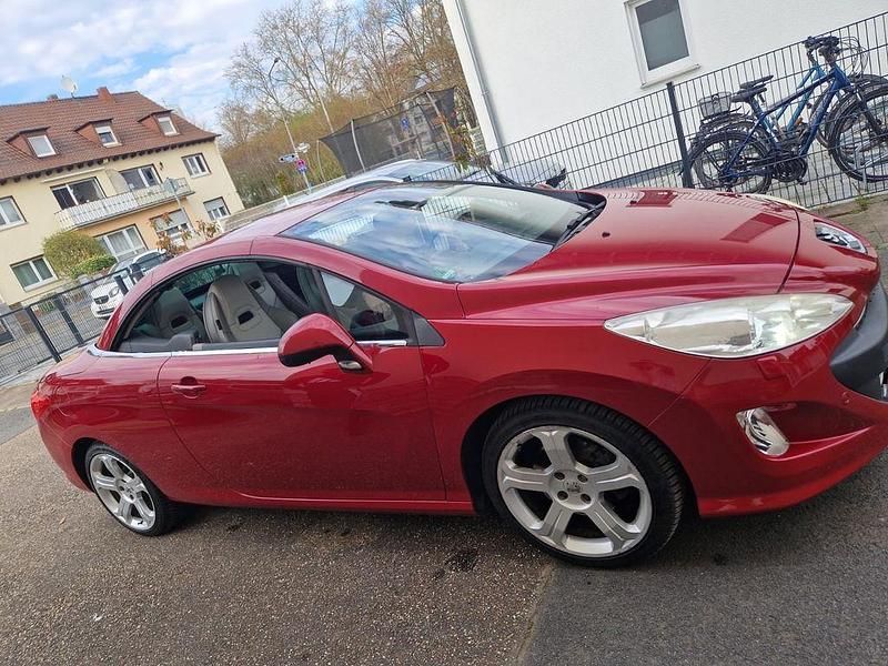 Gebraucht Peugeot 308 CC Premium 140 PS (102 kW) 2010 Rot Cabrio