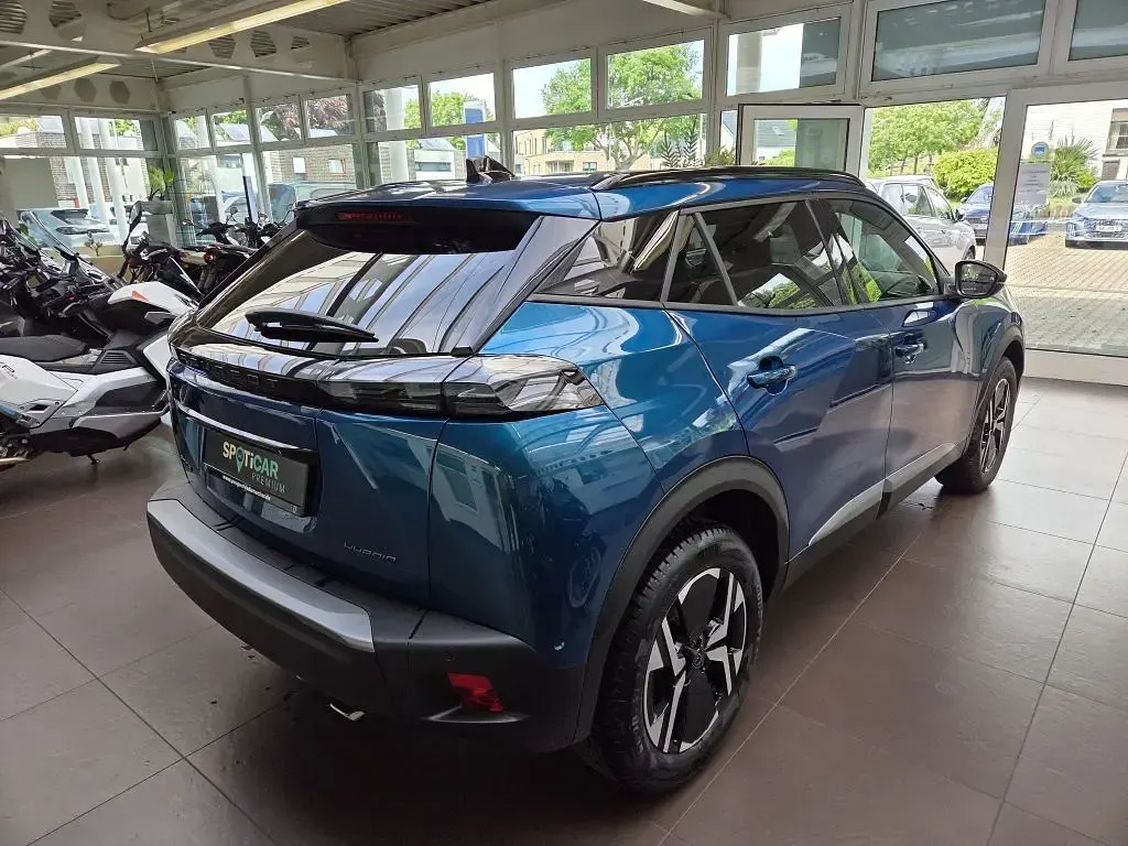 Neu Peugeot 2008 Allure 136 PS (100 kW) 2026 Blau SUV