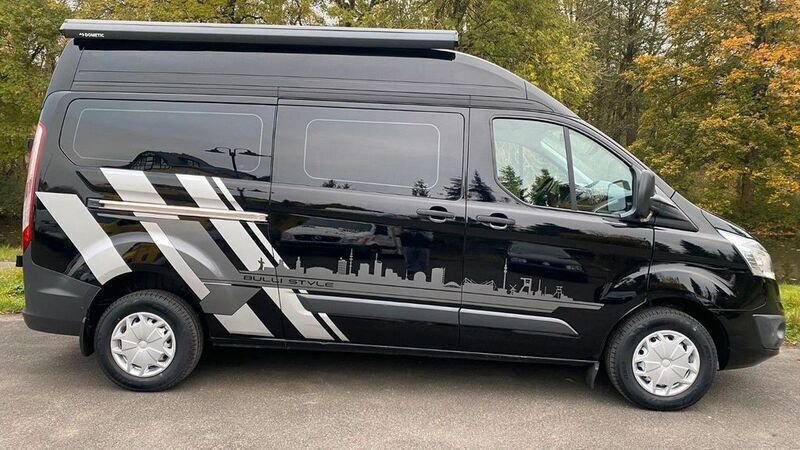 Schwarz Gebraucht 2017 Ford Transit Custom Van / Kleinbus | 22.850 € - Bild 1/4