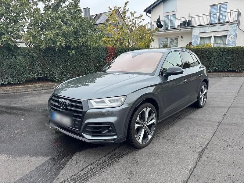 Grau Gebraucht 2020 Audi SQ5 S-Line SUV | 33.499 € (Guter Preis) - Bild 1/4