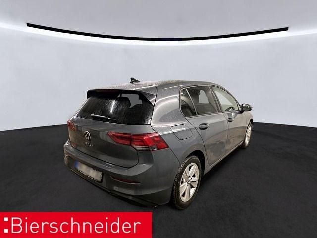 Gebraucht VW Golf VIII Life 150 PS (110 kW) 2023 Grau Limousine