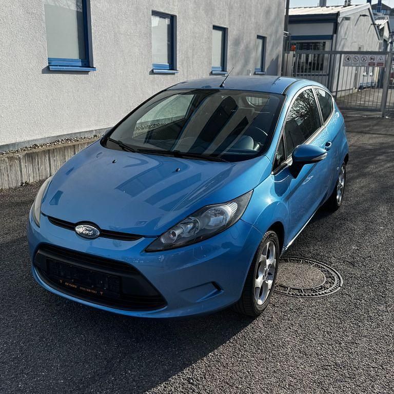 Gebraucht Ford Fiesta Trend 82 PS (60 kW) 2009 Blau Kleinwagen