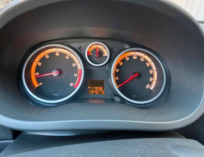 Gebraucht Opel Corsa 80 PS (58 kW) 2013 Kleinwagen