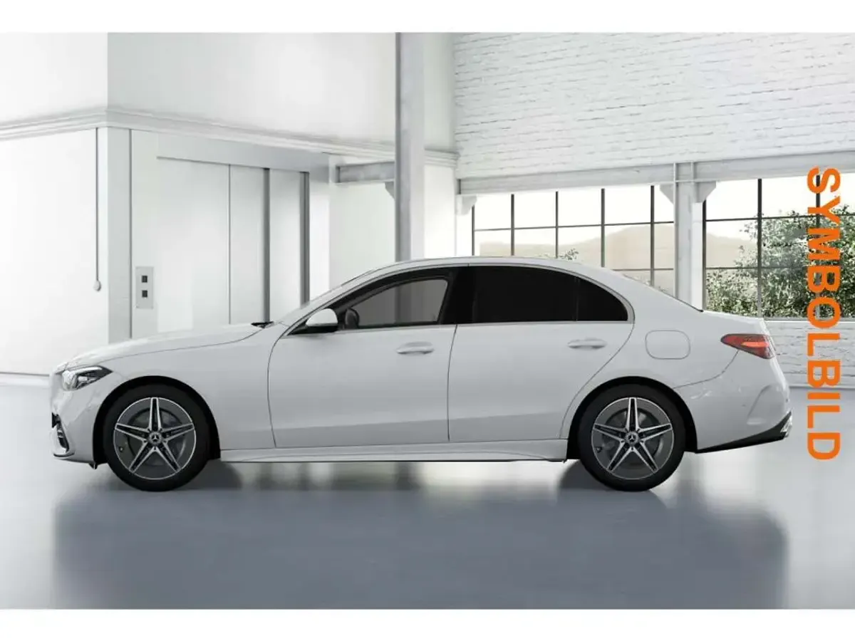 Gebraucht Mercedes C300e AMG 197 PS (144 kW) 2024 Polarweiß uni Limousine
