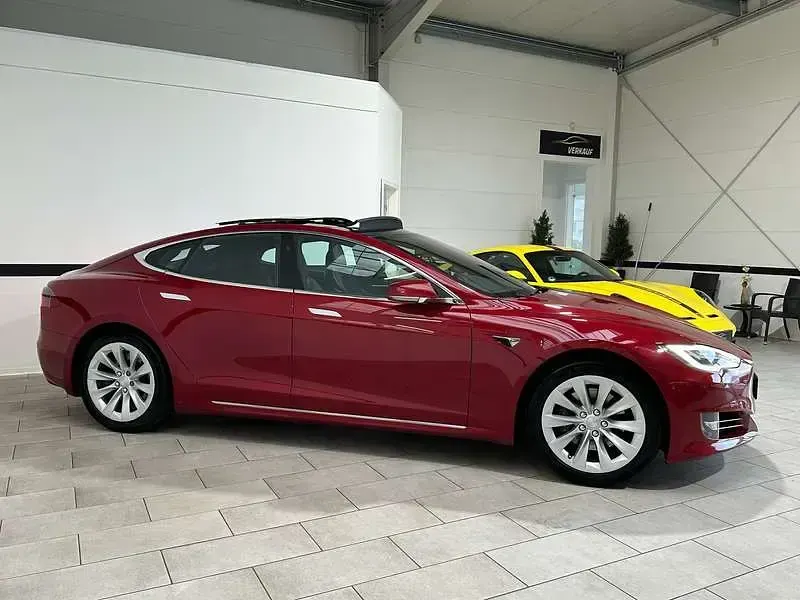 Occasion Tesla Model S 235 kW (320 PK) 2018 Rood Hatchback
