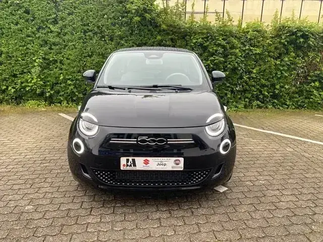 Gebraucht Fiat 500e La Prima 86 kW (118 PS) 2023 Schwarz Cabrio