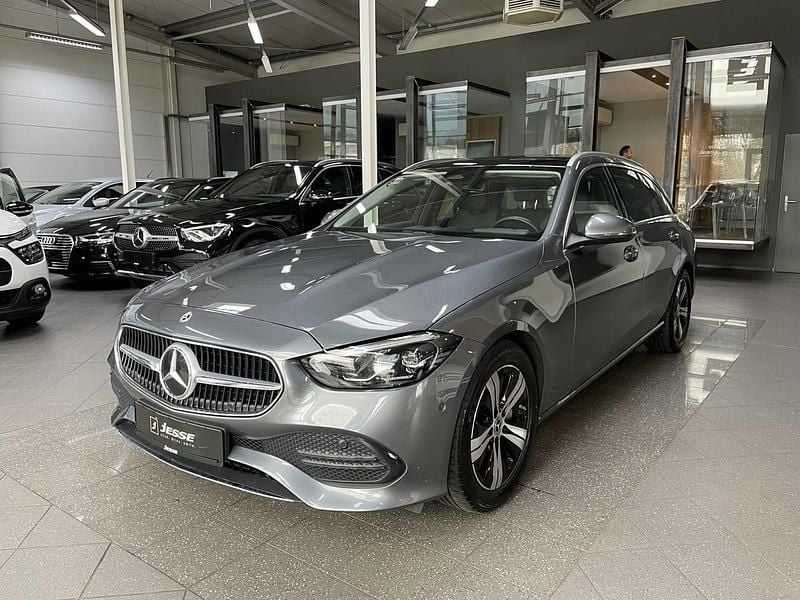 Grau Gebraucht 2022 Mercedes C200 Avantgarde | 31.980 € (Guter Preis) - Bild 1/4