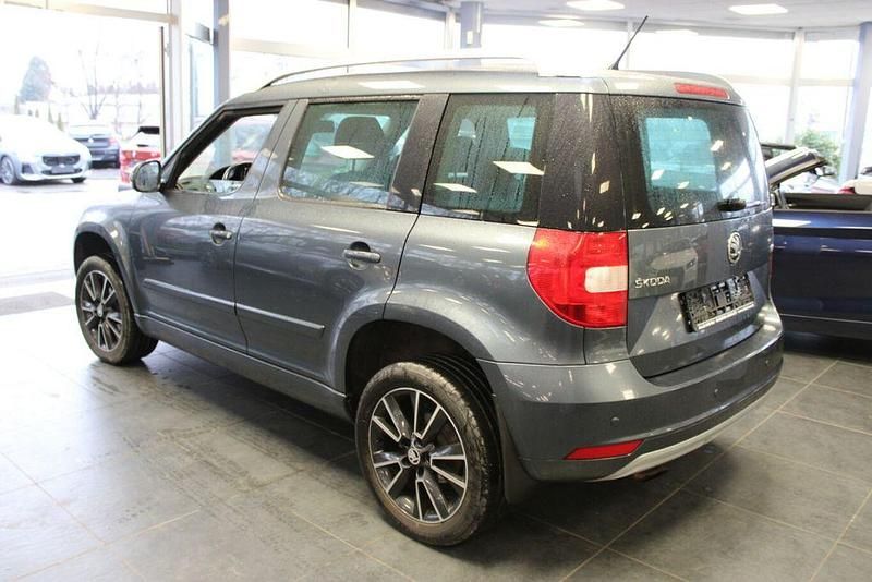 Gebraucht Skoda Yeti Ambition 105 PS (77 kW) 2015 Grau SUV