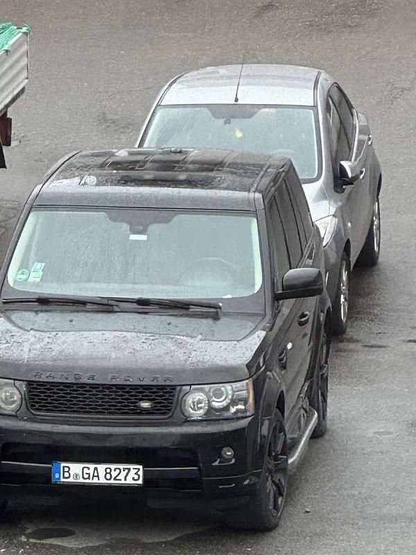 Schwarz Gebraucht 2010 Land Rover Range Rover Sport SUV | 12.000 € - Bild 1/4