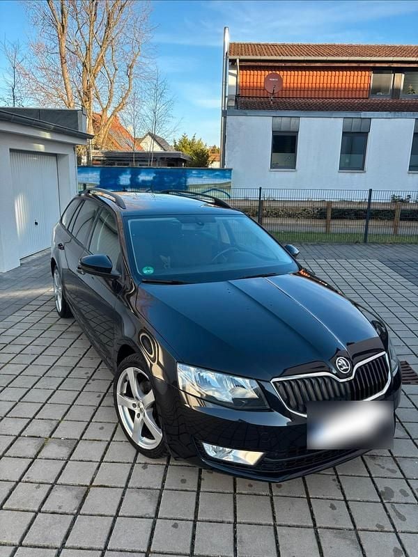 Gebraucht Skoda Octavia Elegance 150 PS (110 kW) 2015 Schwarz Kleinwagen