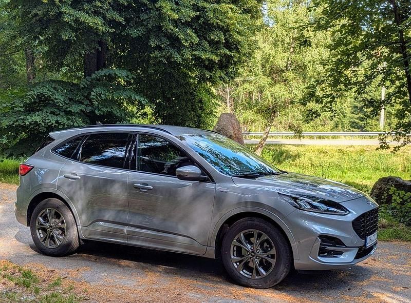 Gebraucht Ford Kuga ST-Line 120 PS (88 kW) 2021 Grau SUV