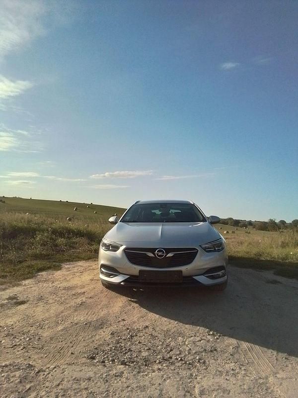 Silber Gebraucht 2018 Opel Insignia Business Innovation Kombi | 9.500 € (Superpreis) - Bild 1/4