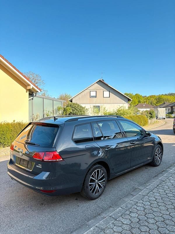 Second-hand VW Golf VII 110 CP (80 kW) 2015 Gri Break