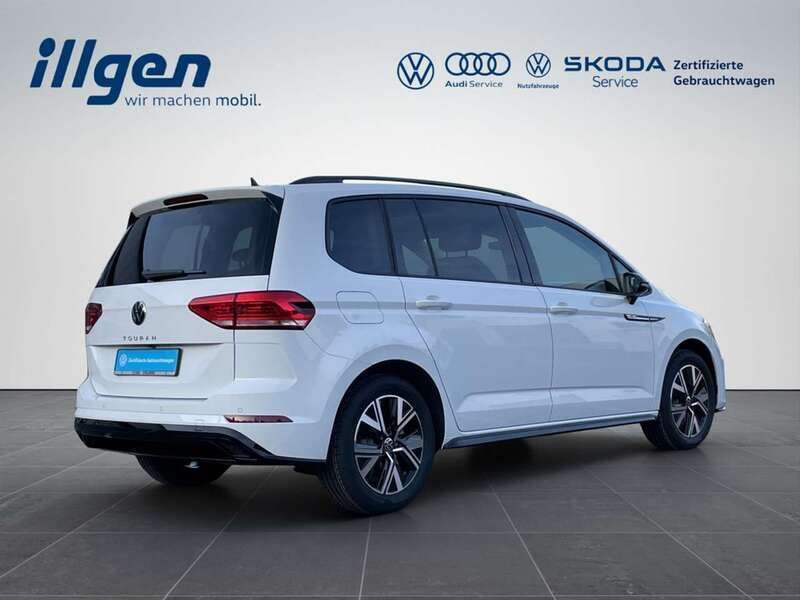 Gebraucht VW Touran Highline 150 PS (110 kW) 2024 Pure white Van / Kleinbus