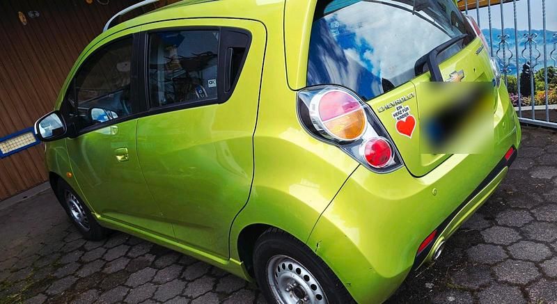 Gebraucht Chevrolet Spark 82 PS (60 kW) 2011 Grün Kleinwagen
