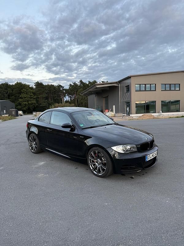 Schwarz Gebraucht 2009 BMW 123 Coupé M Sport Coupé | 8.999 € - Bild 1/4