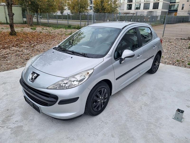 Grau Gebraucht 2008 Peugeot 207 Tendance Limousine | 2.699 € (Etwas zu teuer) - Bild 1/4