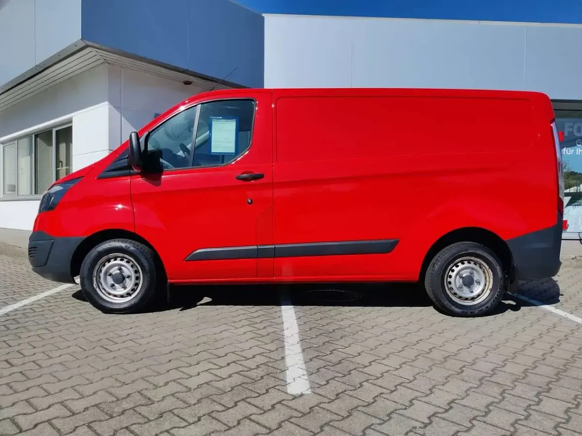 Second-hand Ford Transit Custom 101 CP (74 kW) 2017 Roșu Monovolum