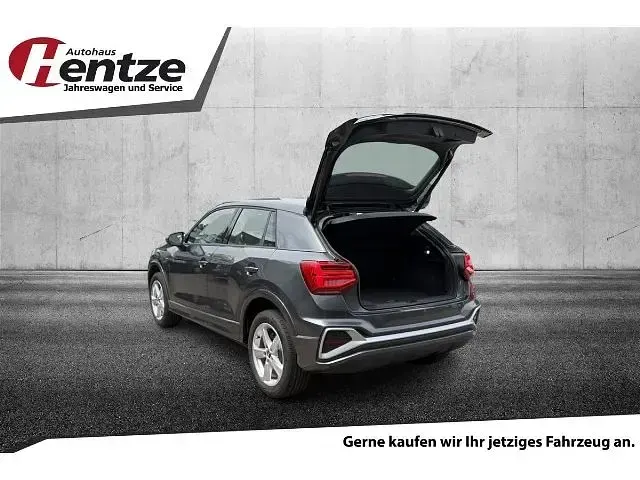 Gebraucht Audi Q2 S-Line 150 PS (110 kW) 2026 Grau SUV