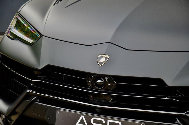 Second-hand Lamborghini Urus 666 CP (489 kW) 2023 Negru SUV