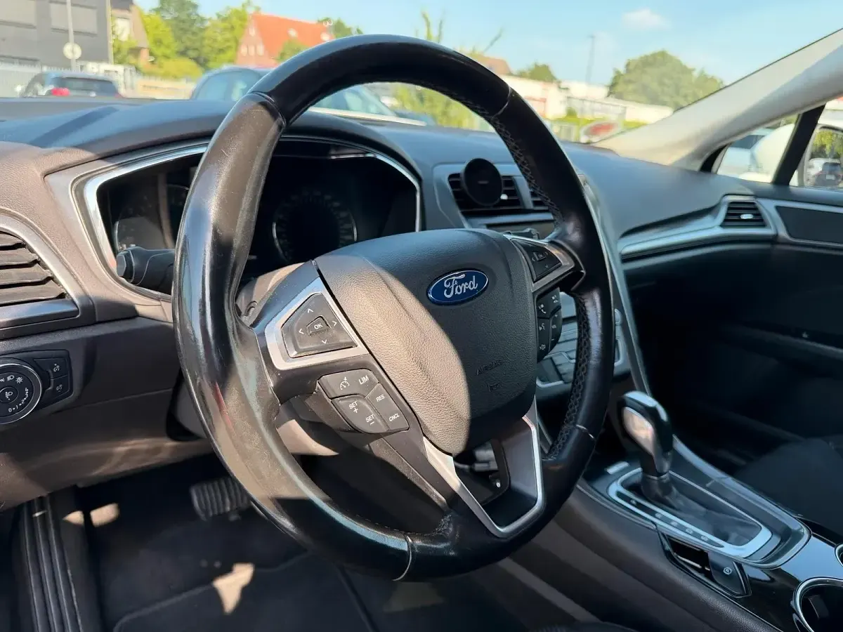 Gebraucht Ford Mondeo Titanium 150 PS (110 kW) 2014 Weiß Kombi