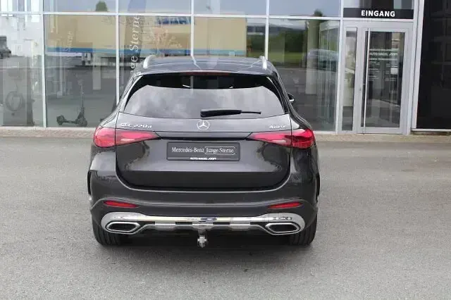 Gebraucht Mercedes GLC220 AMG 197 PS (144 kW) 2025 Grau SUV