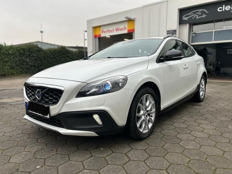 Weiß Gebraucht 2015 Volvo V40 CC Kombi | 12.350 € (Fairer Preis) - Bild 1/4