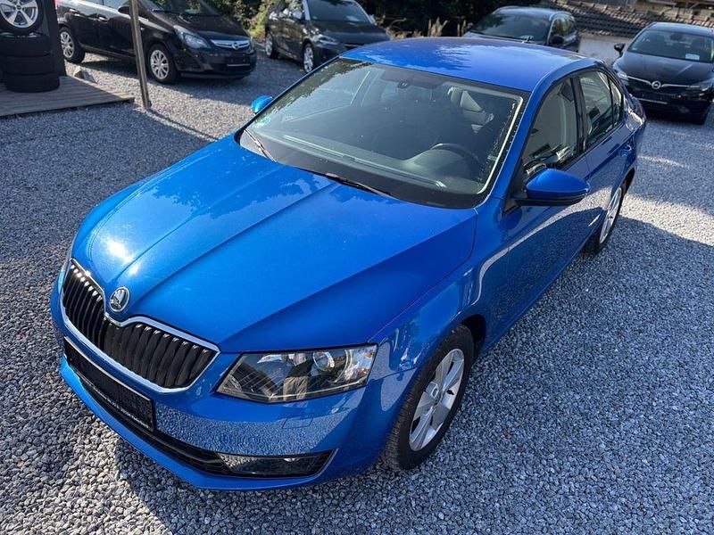 Blau Gebraucht 2013 Skoda Octavia Elegance Limousine | 12.390 € (Fairer Preis) - Bild 1/4