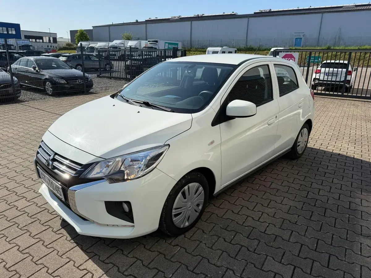 Gebraucht Mitsubishi Space Star Select 71 PS (52 kW) 2022 Weiß Kleinwagen