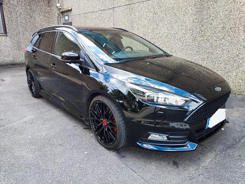Gebraucht Ford Focus Sport 250 PS (183 kW) 2018 Schwarz Kombi