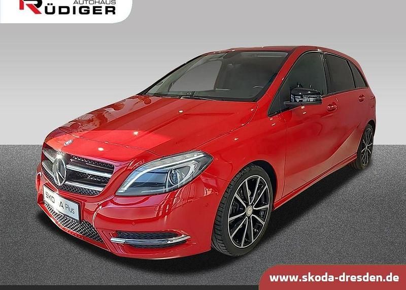 Rot Gebraucht 2014 Mercedes B200 Van / Kleinbus | 14.660 € (Fairer Preis) - Bild 1/4