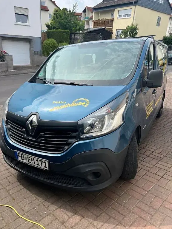 Gebraucht Renault Trafic 121 PS (88 kW) 2017 Blau Van / Kleinbus