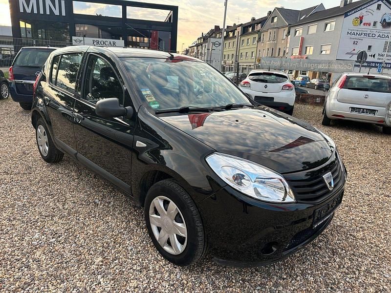 Schwarz Gebraucht 2010 Dacia Sandero Kleinwagen | 3.999 € (Teuer) - Bild 1/4