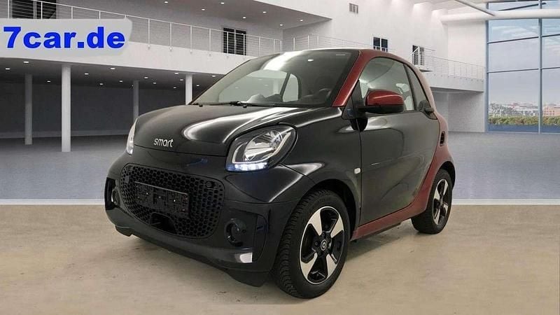 Jack black Gebraucht 2021 Smart ForTwo Electric Drive Kleinwagen | 11.700 € (Teuer) - Bild 1/4