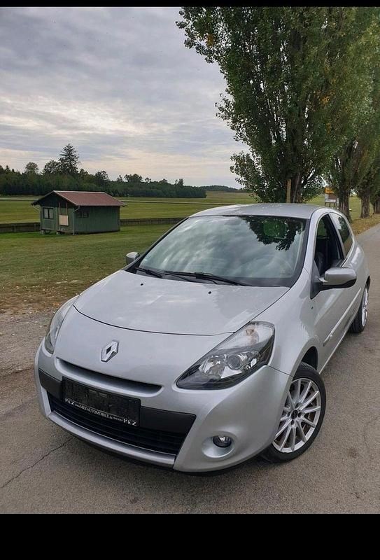 Grau Gebraucht 2012 Renault Clio IV Collection Kleinwagen | 2.850 € (Guter Preis) - Bild 1/4