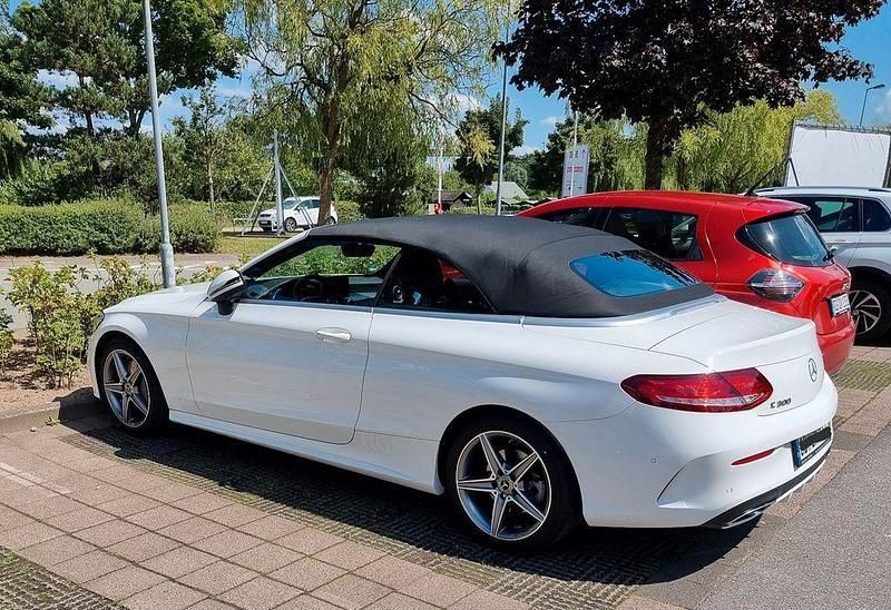 Weiß Gebraucht 2018 Mercedes C300 Cabrio | 31.990 € (Superpreis) - Bild 1/4