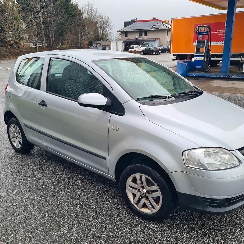 Gebraucht VW Fox 54 PS (39 kW) 2008 Silber Kleinwagen