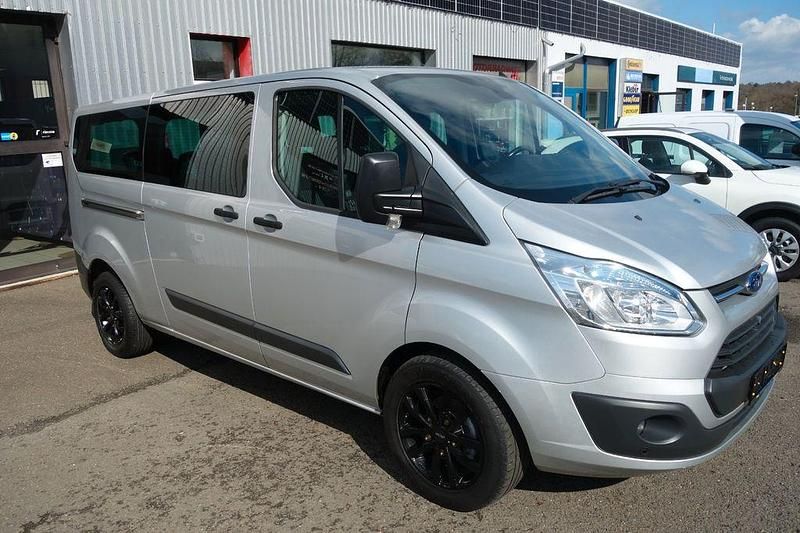 Gebraucht Ford Transit Trend 155 PS (114 kW) 2016 Silber Kombi