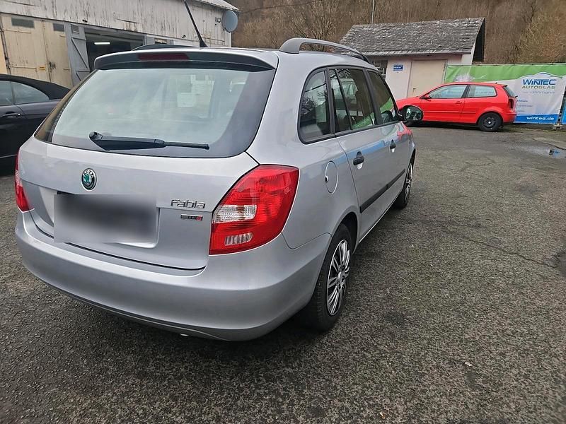 Gebraucht Skoda Fabia 90 PS (66 kW) 2012 Silber Kombi