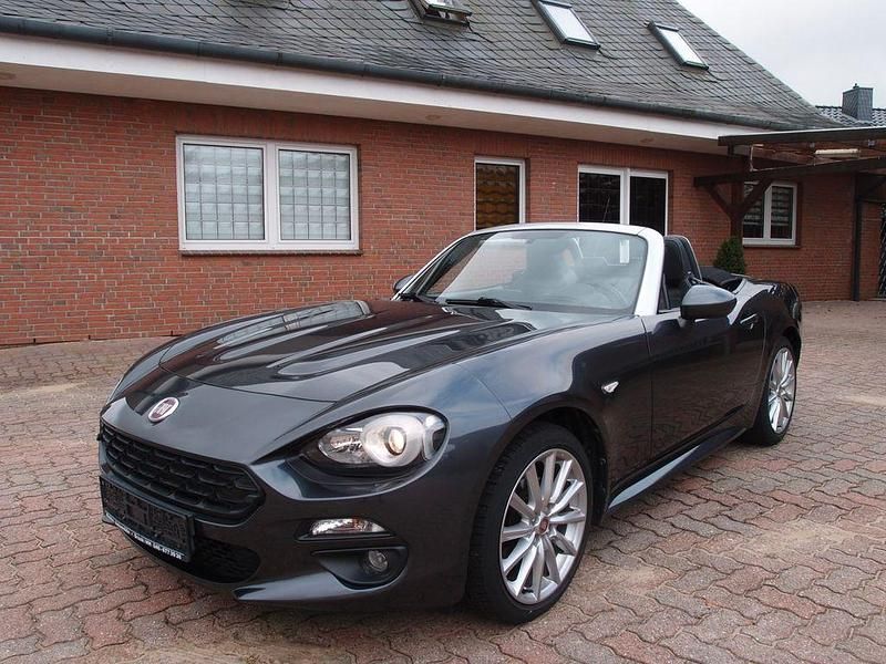 Grau Gebraucht 2019 Fiat 124 Spider Lusso Cabrio | 18.990 € (Guter Preis) - Bild 1/4