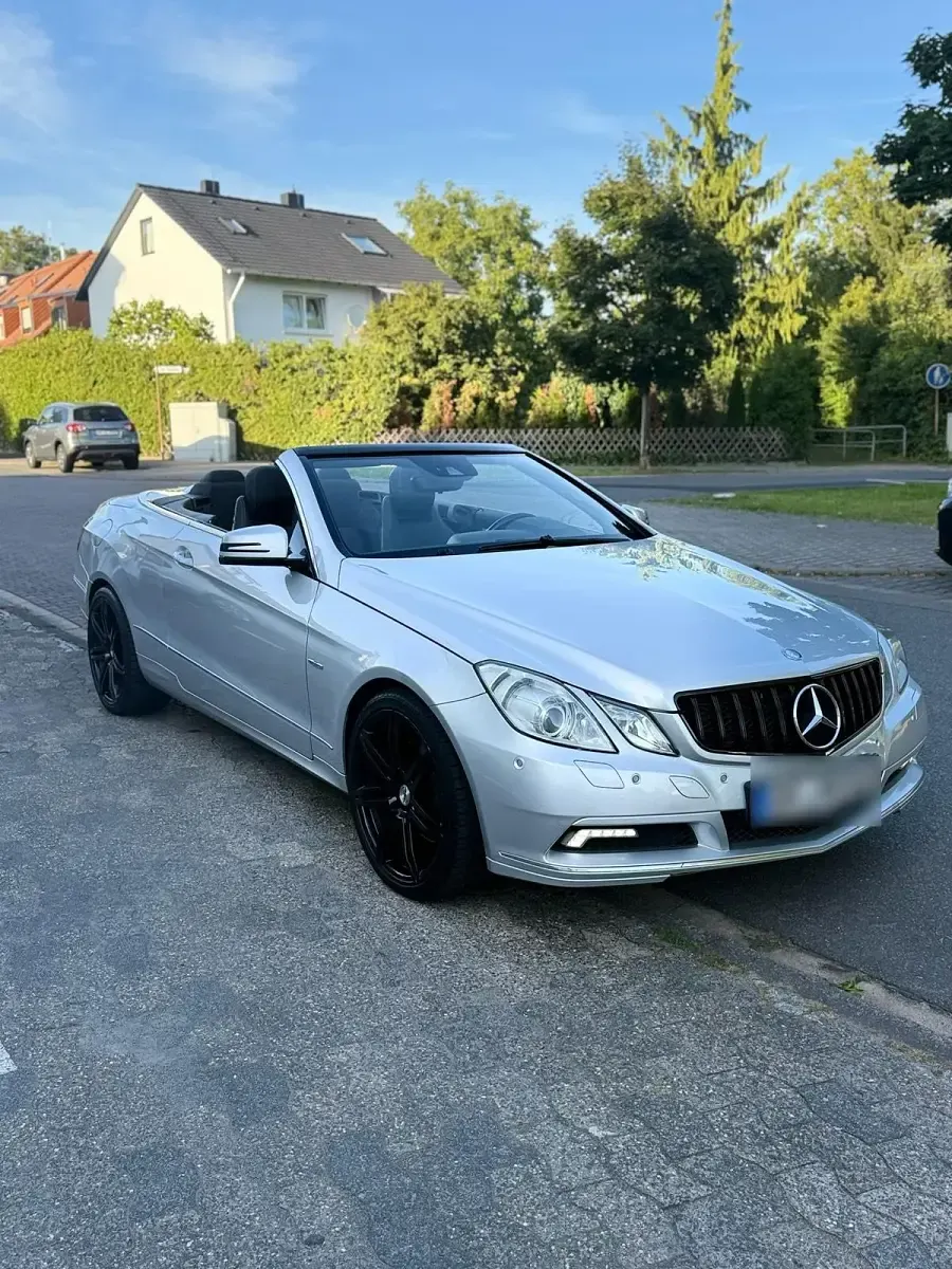 Gebraucht Mercedes E250 204 PS (150 kW) 2010 Silber Cabrio