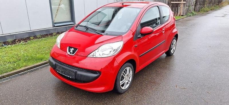 Rot Gebraucht 2008 Peugeot 107 Kleinwagen | 1.500 € (Guter Preis) - Bild 1/4