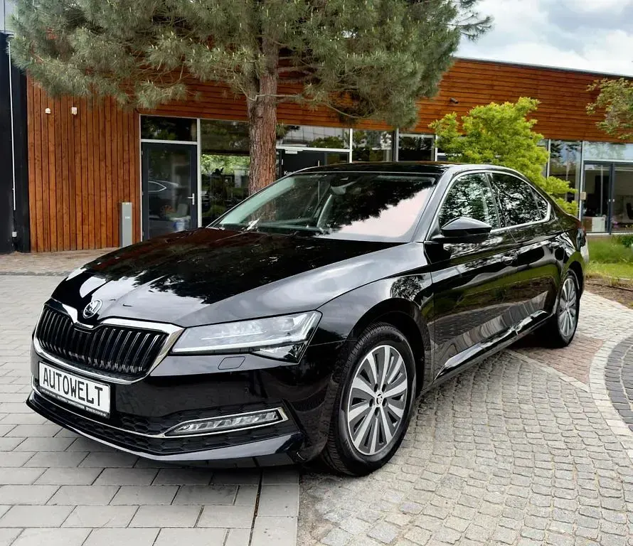 Gebraucht Skoda Superb 190 PS (139 kW) 2022 Schwarz Limousine