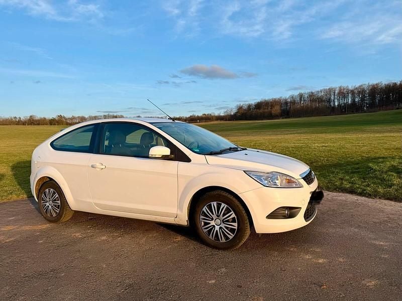 Gebraucht Ford Focus 80 PS (58 kW) 2008 Weiß Kleinwagen