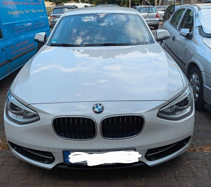 Weiß Gebraucht 2013 BMW 116 Sport Line Kleinwagen | 8.900 € (Guter Preis) - Bild 1/4