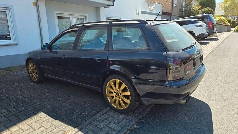 Gebraucht Audi A4 Basis 150 PS (110 kW) 1997 Blau Kombi